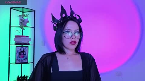 Snapshot of domgiirl chatting on April 2026 04:40:01 PM Mistress online show from April 2026 04:40:01 PM