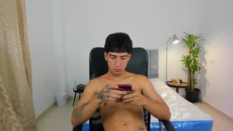 Snapshot of domi_master chatting on February 2025 12:54:01 AM MASTER online show from February 2025 12:54:01 AM