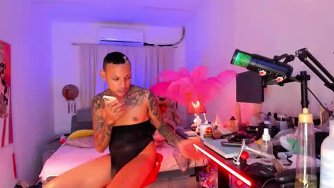 Snapshot of dominant_gay_xxx chatting on November 2025 08:14:01 AM jjhoy online show from November 2025 08:14:01 AM