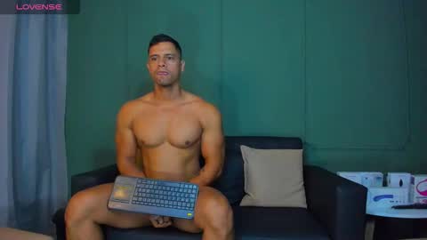 Snapshot of dominc_berry chatting on March 2026 12:05:01 PM Dominc berry online show from March 2026 12:05:01 PM