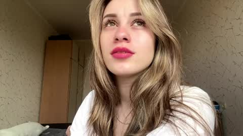 Mia online show from April 2026 07:06:01 AM