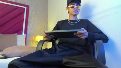 Dominic foox online show from February 2026 01:33:02 PM