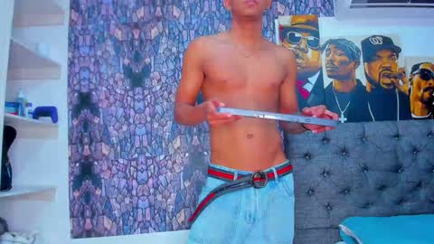 dominic_smith_ online show from February 2025 01:49:02 AM