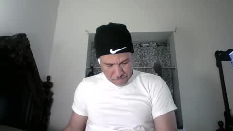 Snapshot of dominicanorico chatting on April 2026 06:16:01 PM luis online show from April 2026 06:16:01 PM