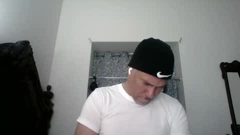 Snapshot of dominicanorico chatting on April 2026 06:57:01 PM luis online show from April 2026 06:57:01 PM