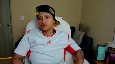 Dominick  online show from September 2025 06:08:02 PM