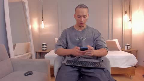 Dominick Star online show from November 2025 04:11:02 AM