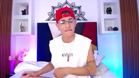 Dominik online show from April 2026 09:21:02 PM