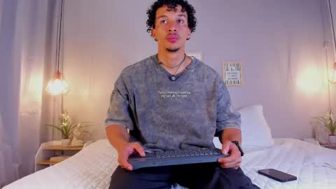 Snapshot of dominik_drake chatting on June 2026 12:40:02 PM Dominik Drake online show from June 2026 12:40:02 PM