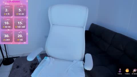 Snapshot of dominique_21x chatting on March 2025 04:54:02 AM DOMINIC online show from March 2025 04:54:02 AM