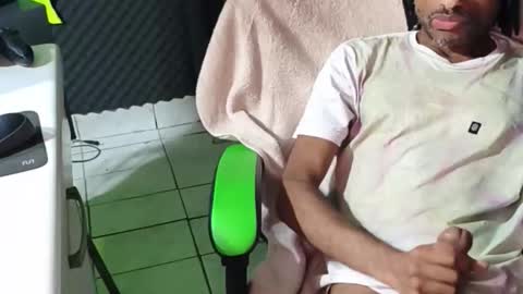 Snapshot of dondiego5511 chatting on March 2026 05:18:01 AM dondiego5511 online show from March 2026 05:18:01 AM