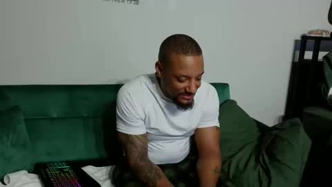 Snapshot of dong_masterson chatting on February 2026 01:12:01 AM Gifted online show from February 2026 01:12:01 AM