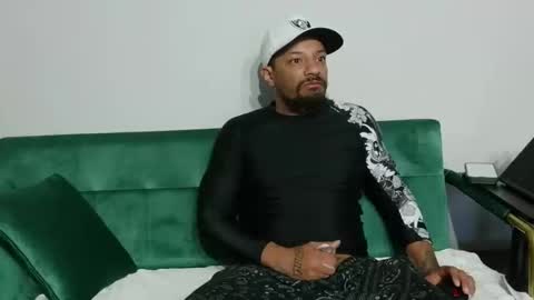 Snapshot of dong_masterson chatting on March 2026 03:35:02 AM Gifted online show from March 2026 03:35:02 AM