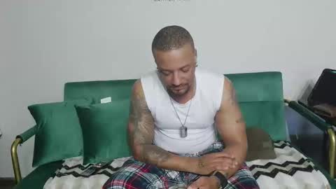 Snapshot of dong_masterson chatting on March 2026 01:11:02 AM Gifted online show from March 2026 01:11:02 AM