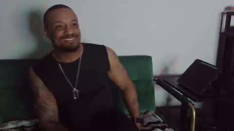 Snapshot of dong_masterson chatting on March 2026 11:26:02 PM Gifted online show from March 2026 11:26:02 PM