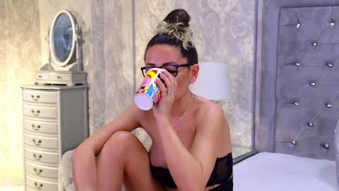 Snapshot of donna_klein chatting on February 2025 11:34:02 PM Donna online show from February 2025 11:34:02 PM