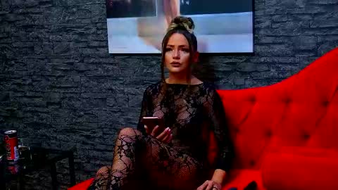 Snapshot of donna_klein chatting on October 2025 06:08:02 PM Donna online show from October 2025 06:08:02 PM