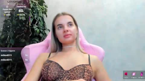 Donna On GMT2 Mon-Fri 3-9 AM online show from March 2025 03:13:02 AM