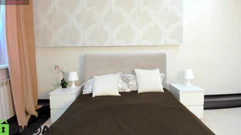 Donna On GMT2 Mon-Fri 3-9 AM online show from April 2026 01:08:01 AM