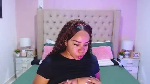 Snapshot of donnaadore chatting on April 2026 12:54:01 PM Donna online show from April 2026 12:54:01 PM