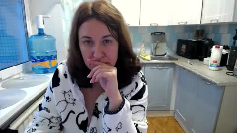 Snapshot of donnalimadonna chatting on December 2024 06:36:01 AM Tatiana 43 curvy sexy body and Joanna redhead 39 years online show from December 2024 06:36:01 AM