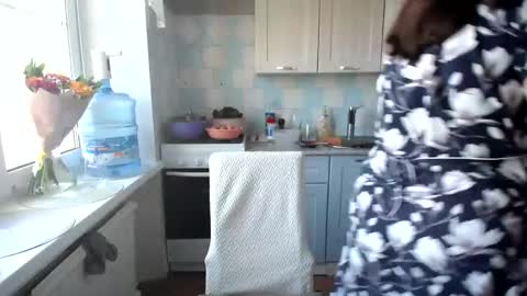 Snapshot of donnalimadonna chatting on December 2024 08:37:02 AM Tatiana 43 curvy sexy body and Joanna redhead 39 years online show from December 2024 08:37:02 AM