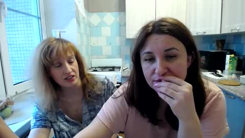 Snapshot of donnalimadonna chatting on January 2025 07:43:02 AM Tatiana 43 curvy sexy body and Joanna redhead 39 years online show from January 2025 07:43:02 AM