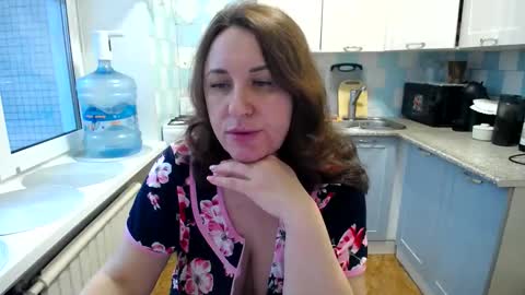 Snapshot of donnalimadonna chatting on January 2025 07:07:01 AM Tatiana 43 curvy sexy body and Joanna redhead 39 years online show from January 2025 07:07:01 AM