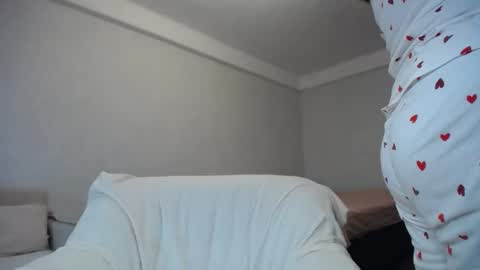 Snapshot of donnalimadonna chatting on September 2025 08:50:01 AM Tatiana 43 curvy sexy body and Joanna redhead 39 years online show from September 2025 08:50:01 AM