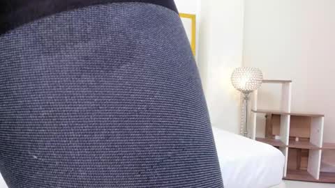 Snapshot of donnapaul_ chatting on November 2025 12:04:01 PM Paula DiazGMT-5 0730 - 1400 online show from November 2025 12:04:01 PM