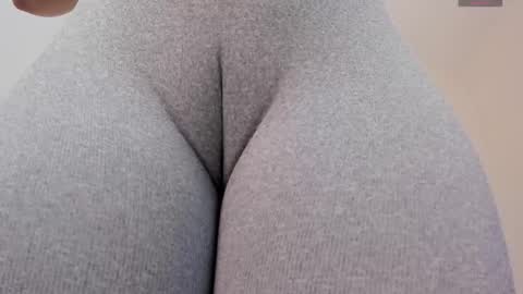 Snapshot of donnapaul_ chatting on November 2025 12:41:02 PM Paula DiazGMT-5 0730 - 1400 online show from November 2025 12:41:02 PM