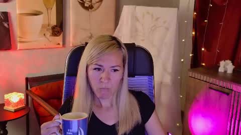 Donna online show from June 2026 07:47:01 PM