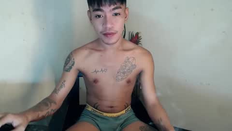 Snapshot of donnie_on_cum chatting on March 2026 09:08:02 PM donnie online show from March 2026 09:08:02 PM