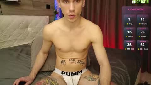 Snapshot of donnikon chatting on November 2025 08:20:02 PM Nikon online show from November 2025 08:20:02 PM