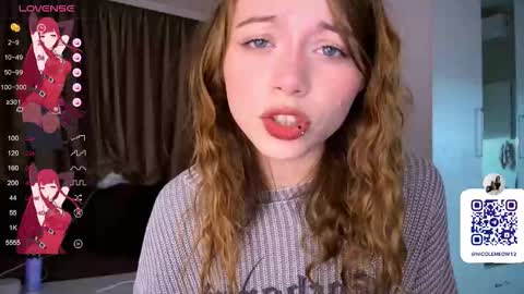 Nicole online show from November 2025 01:57:02 PM