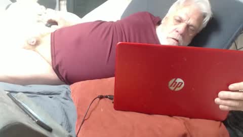 Snapshot of doouugcumming chatting on April 2026 08:28:02 PM cummingdoouug online show from April 2026 08:28:02 PM