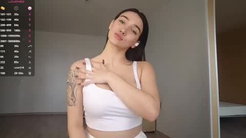 Jacqueline online show from April 2026 09:15:01 PM