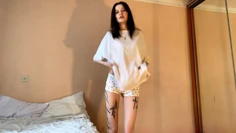 Lauren online show from April 2026 08:09:02 AM