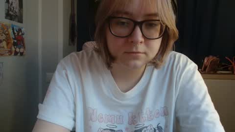 Lola online show from October 2025 07:42:02 AM