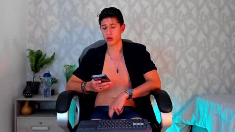 Snapshot of dorian_mystery chatting on January 2025 08:31:01 AM dorian_mystery online show from January 2025 08:31:01 AM