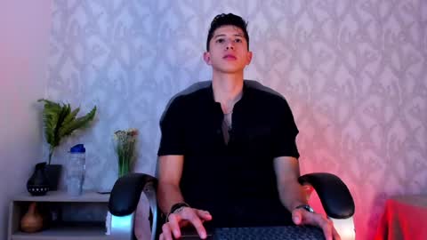 Snapshot of dorian_mystery chatting on January 2025 03:38:01 AM dorian_mystery online show from January 2025 03:38:01 AM