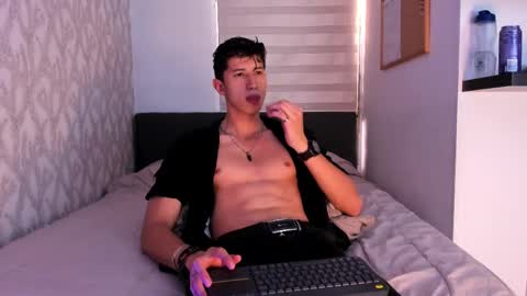 Snapshot of dorian_mystery chatting on February 2025 10:22:01 PM dorian_mystery online show from February 2025 10:22:01 PM