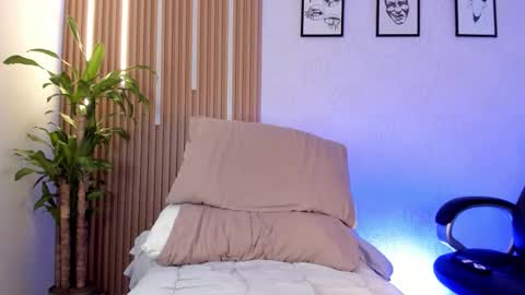 Snapshot of dorian_mystery chatting on October 2025 08:20:02 PM dorian_mystery online show from October 2025 08:20:02 PM