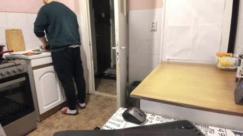 Snapshot of doriancretu95 chatting on December 2024 06:01:02 AM menu below online show from December 2024 06:01:02 AM