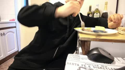 Snapshot of doriancretu95 chatting on March 2026 10:26:02 AM menu below online show from March 2026 10:26:02 AM