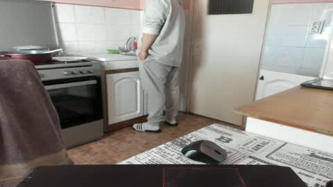 Snapshot of doriancretu95 chatting on April 2026 08:07:02 AM menu below online show from April 2026 08:07:02 AM