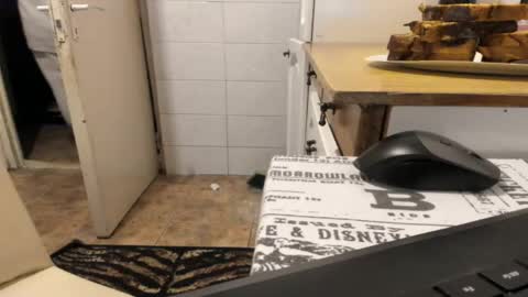 Snapshot of doriancretu95 chatting on April 2026 05:29:01 PM menu below online show from April 2026 05:29:01 PM