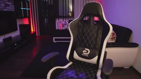 Dorian Reyes online show from February 2026 02:01:02 AM