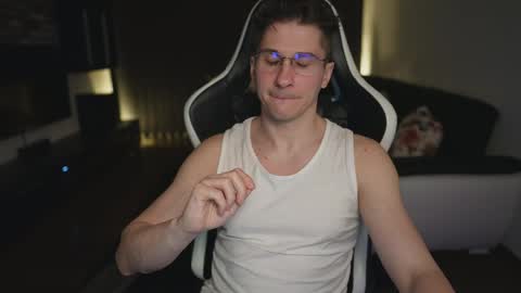 Snapshot of dorianreyes chatting on April 2026 12:45:01 AM Dorian Reyes online show from April 2026 12:45:01 AM