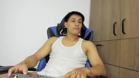 dorman_boy online show from December 2025 02:20:01 AM